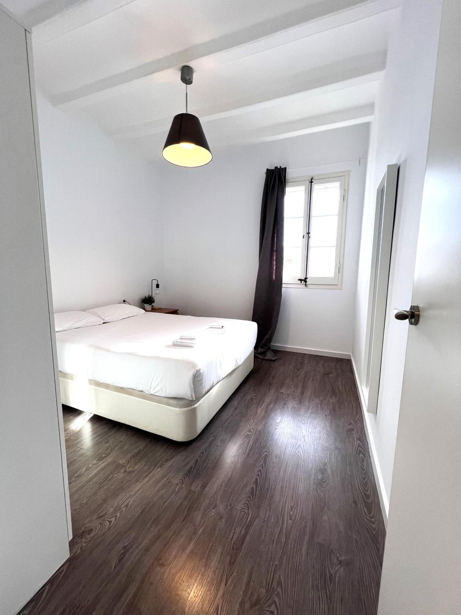 Camp Nou Apartment لوسبيتاليت دي يوبريغات المظهر الخارجي الصورة