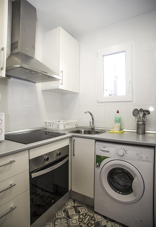 Camp Nou Apartment لوسبيتاليت دي يوبريغات المظهر الخارجي الصورة